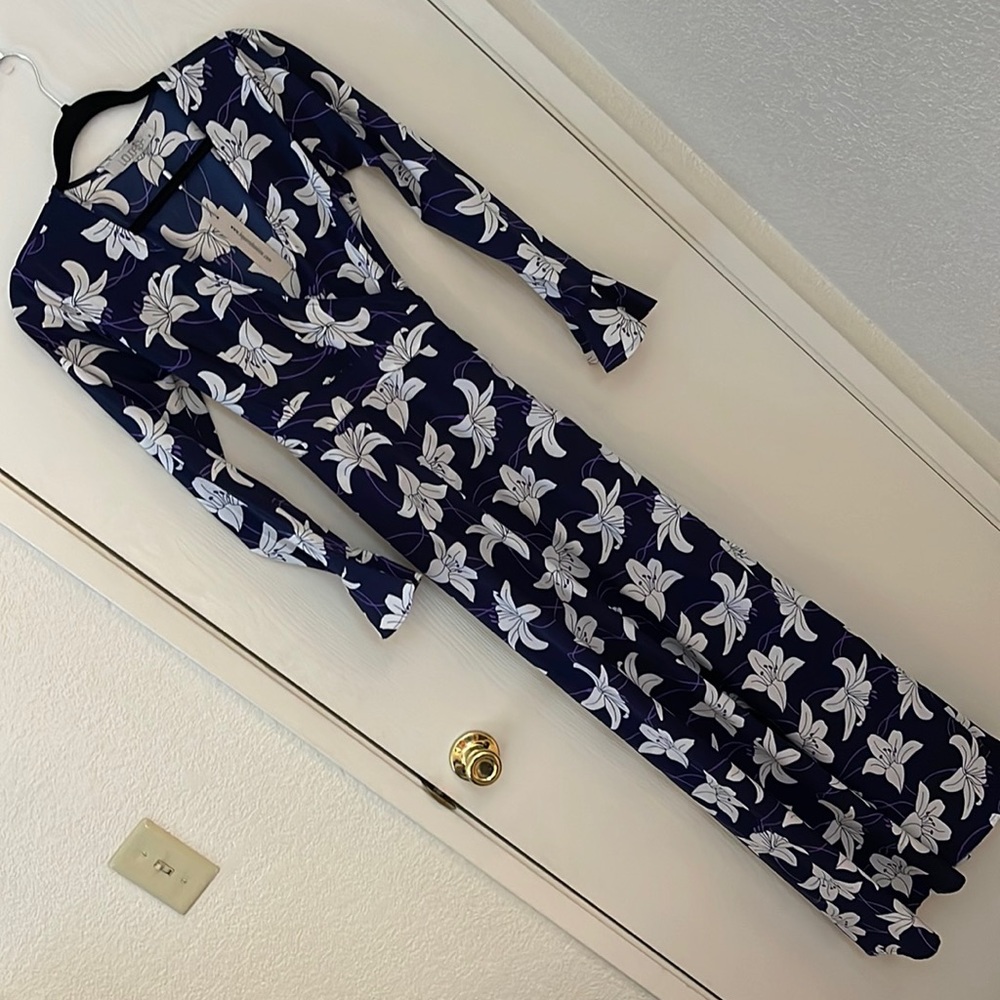 LIQUORISH true wrap maxi dress floral tropical size 8 bell long sleeves v neck